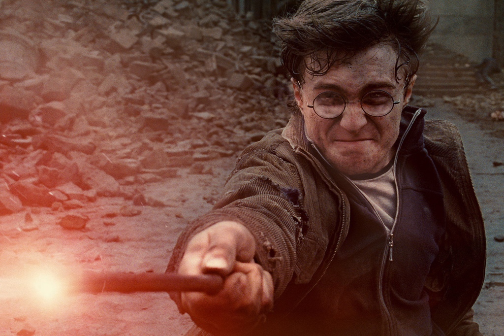 Harry Potter uses his wand.